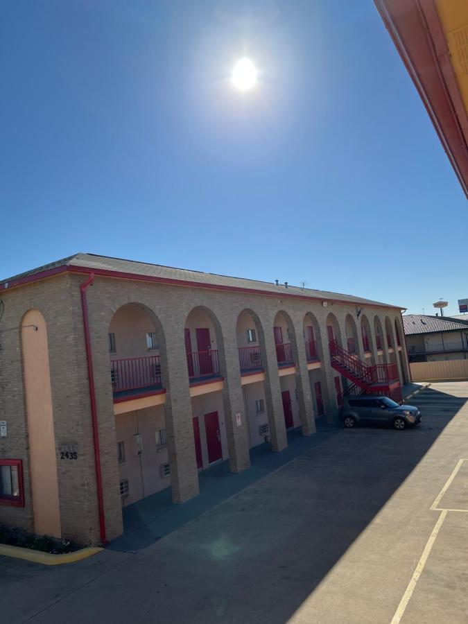 Executive Inn & Suites Lackland Afb サンアントニオ エクステリア 写真
